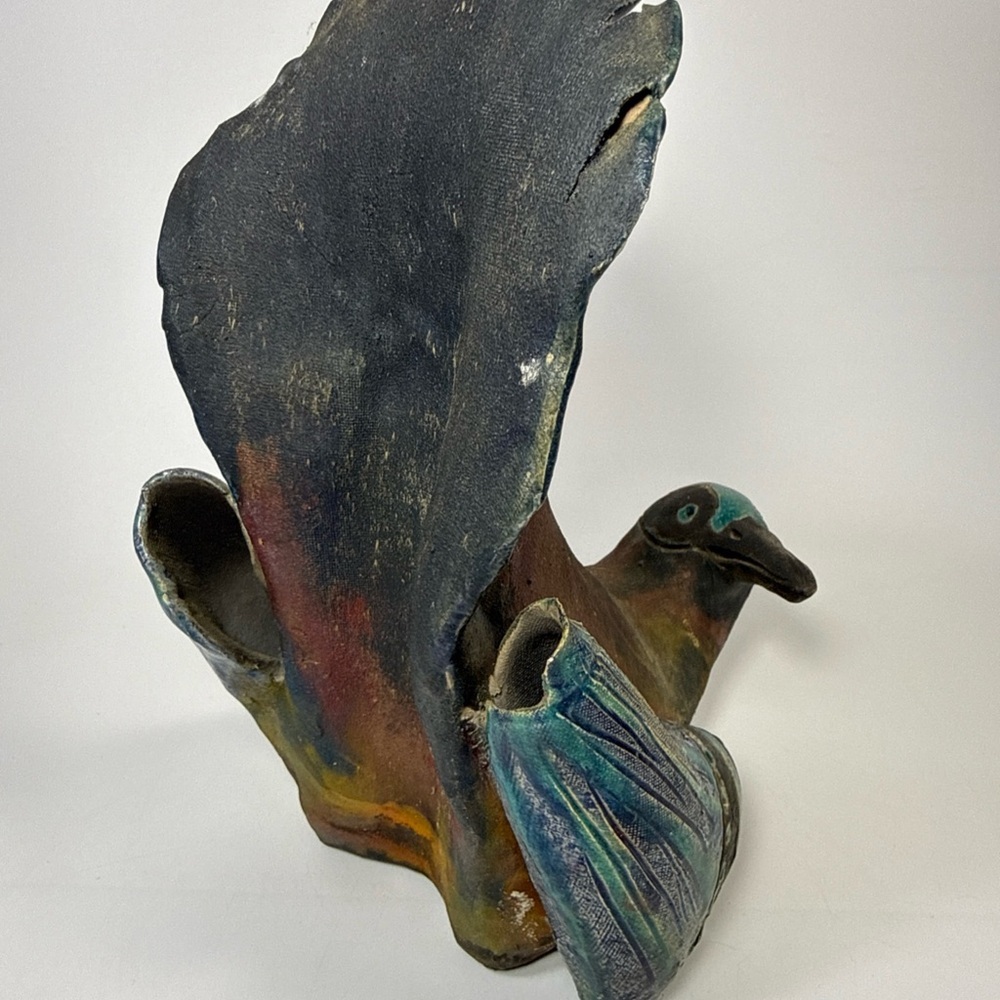 Raku Raven indigenous Canadian made Handcrafted Sculpture signed - Picture 13 of 16